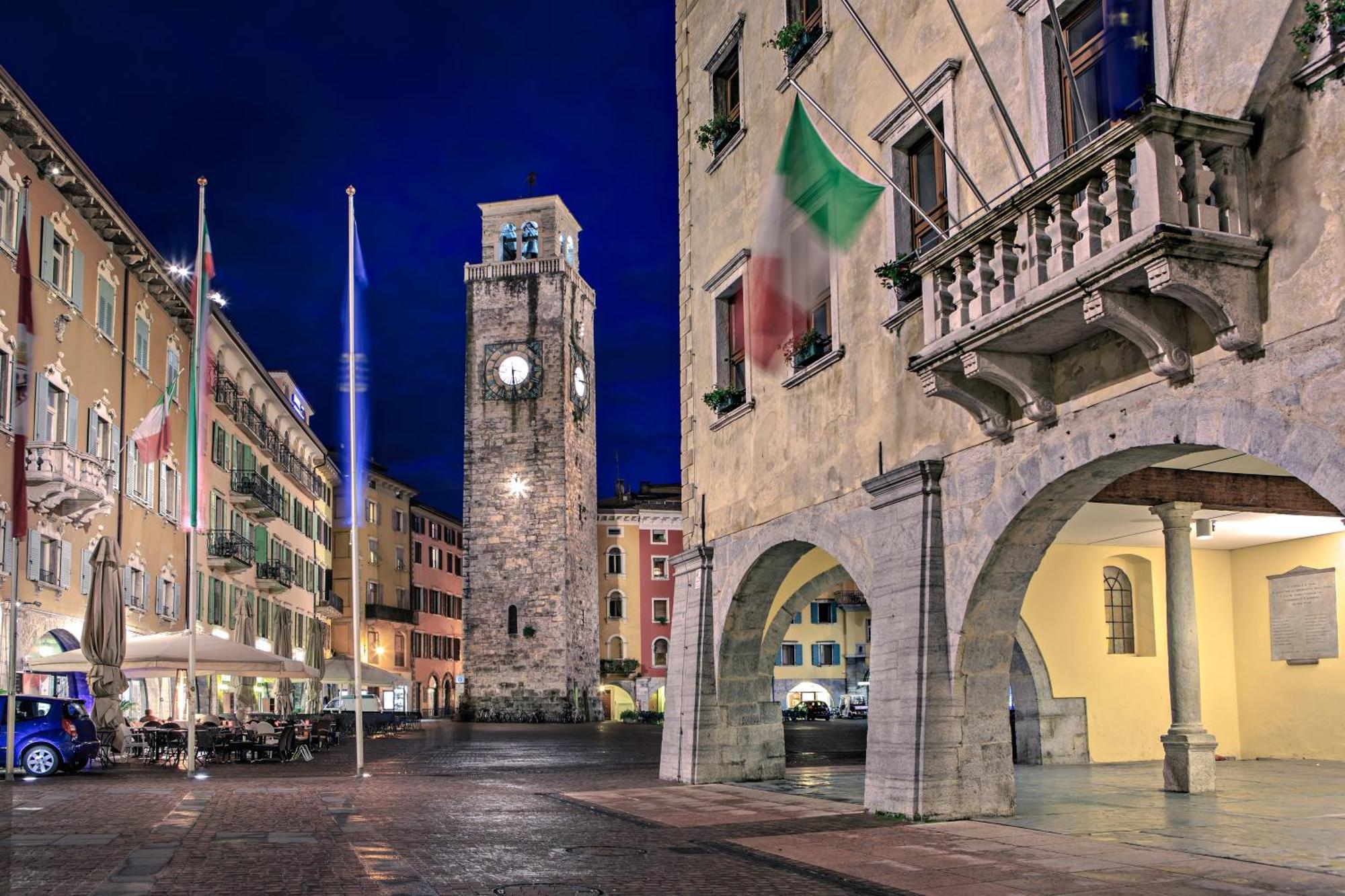 Appartamento Centro Storico Riva - Happy Rentals Екстериор снимка